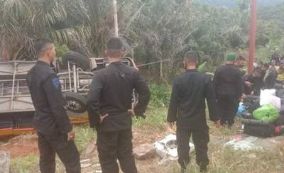 Bus Rombongan Brimob di BKO Kan Pilkada Terbalik