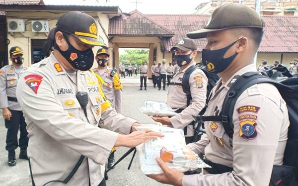 Pimpin Apel Pergeseran Pasukan Pengamanan TPS, Kapolres Tebingtinggi: Selama BKO Jangan Tinggalkan Tempat
