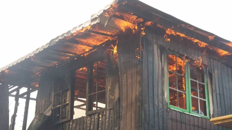 Sebanyak 36 Rumah Semin Permanen Habis Terbakar