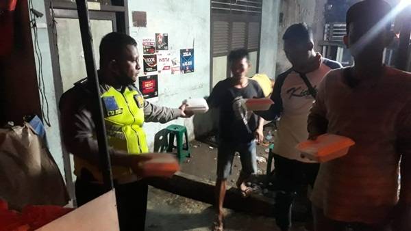 Polsek Medan Kota Bantu Korban Terdampak Banjir
