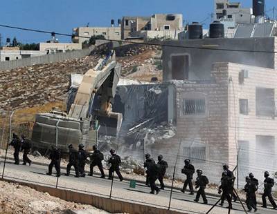 Para Yahudi di Yerusalem Timur Mengusir Orang Palestina dari Rumahnya