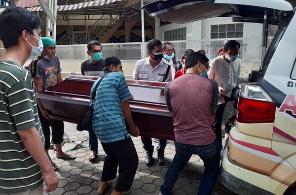 Mayat Pria Ngambang di Sungai Belawan Dipastikan Bernama Herman Korban Banjir Tanjung Selamat