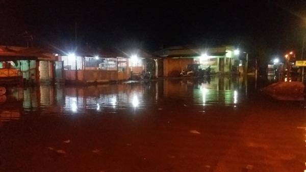 Belawan Tergenang Banjir Rob