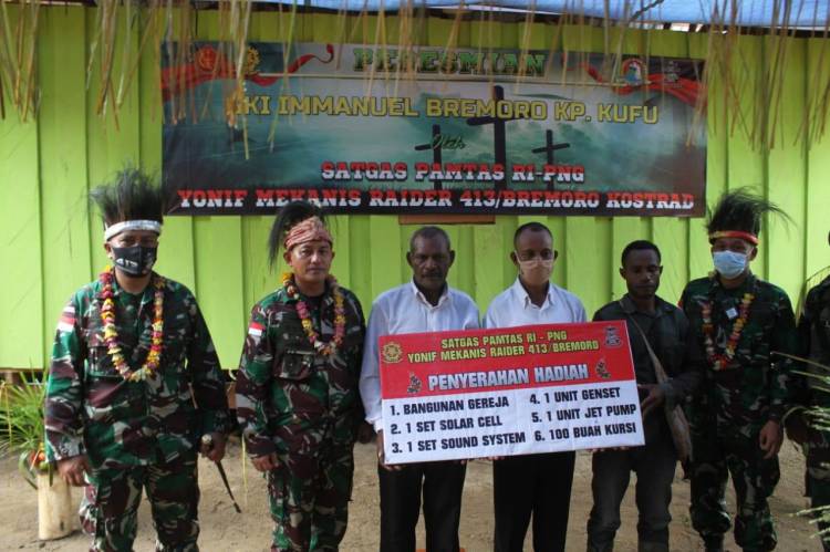 Satgas Yonif 413 Bremoro Berikan Hadiah Natal Berupa Gereja Bagi Masyarakat Perbatasan RI-PNG