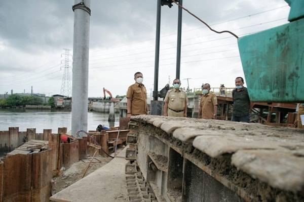 Pembangunan Jembatan Titi Dua Sicanang Sesuai Target