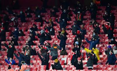 Arsenal bermaian dengan disaksinya 2.000 Penggemar