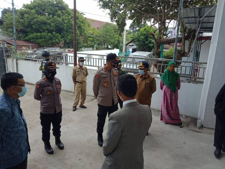 Patroli Bersama Skala Besar Tiga Pilar Kec Medan Amplas Sambangi Gereja Jamin Keamanan Natal