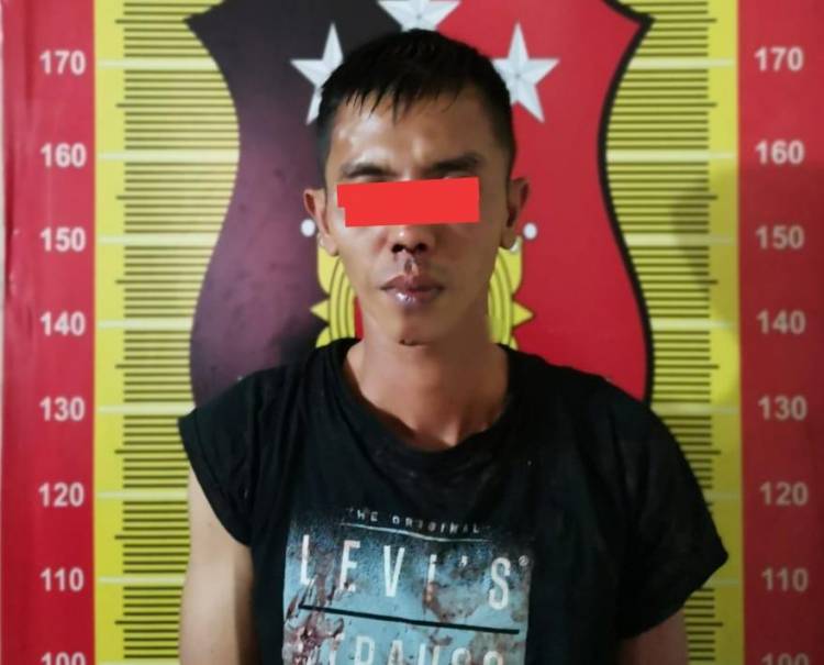 Akibat Lihat Barang Cepat Cair Seorang Pria Berubah Tangan Panjang