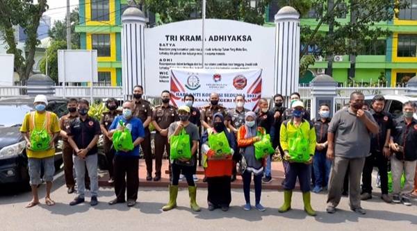 Peringati Hakordia 2021, Forwakum Sumut Gandeng Kejari Medan Berbagi 200 Paket Sembako