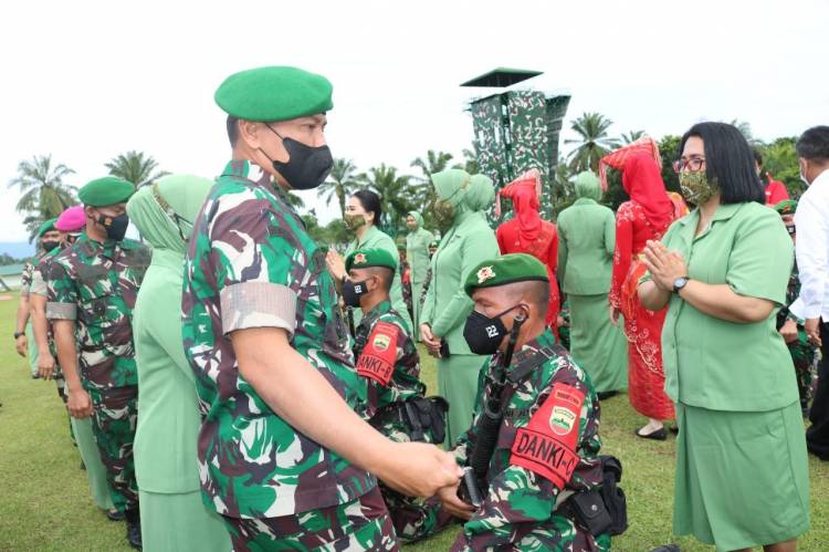 Mayjen TNI Hassanudin, Pimpin Langsung Upacara Penyambutan Prajurit Yonif 122/TS
