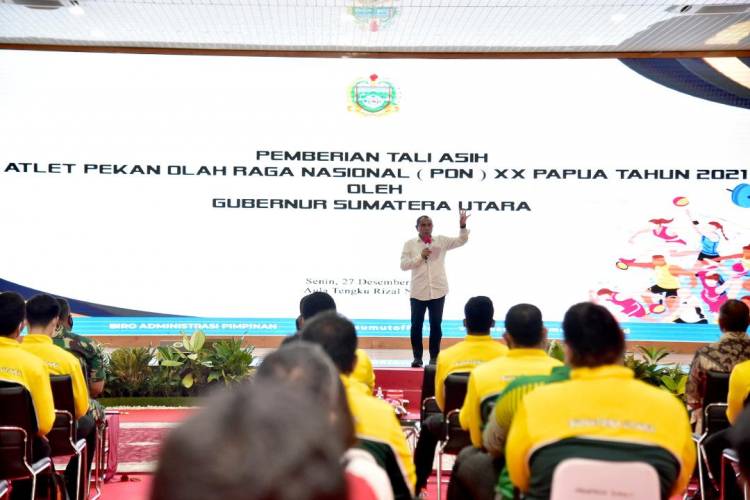 Total Rp11,1 Miliar, Edy Rahmayadi Serahkan Bonus Untuk Atlet PON XX Papua