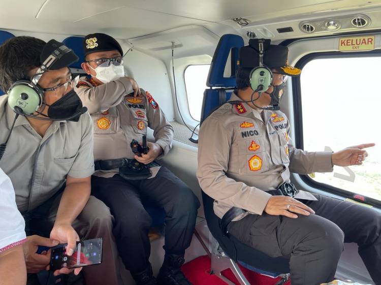 Lihat Kondisi Terkini Gunung Semeru, Irjen Pol Nico Afinta Lakukan Pantauan Udara