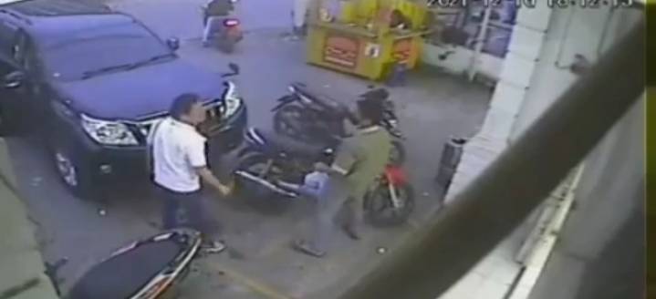 Ini Penjelasan Orang Tua Pengendara Motor yang Dianiaya  Pengemudi Mobil