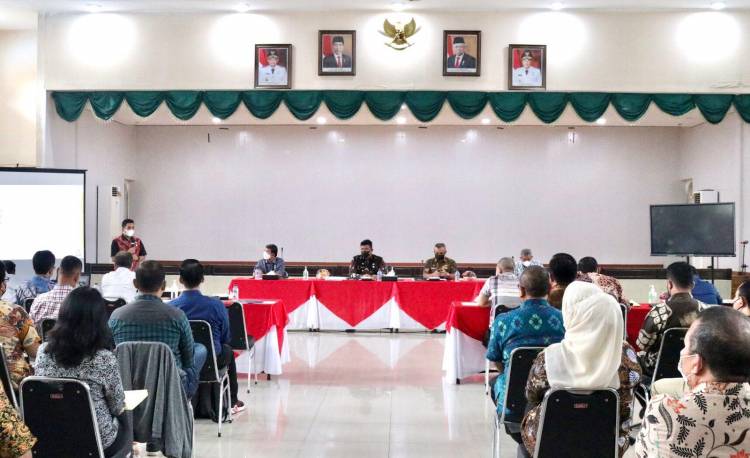Wali Kota Medan Instruksikan UPT Dinas PU Kerahkan Personil Bersihkan Drainase Sepanjang 6.825 Meter/Hari