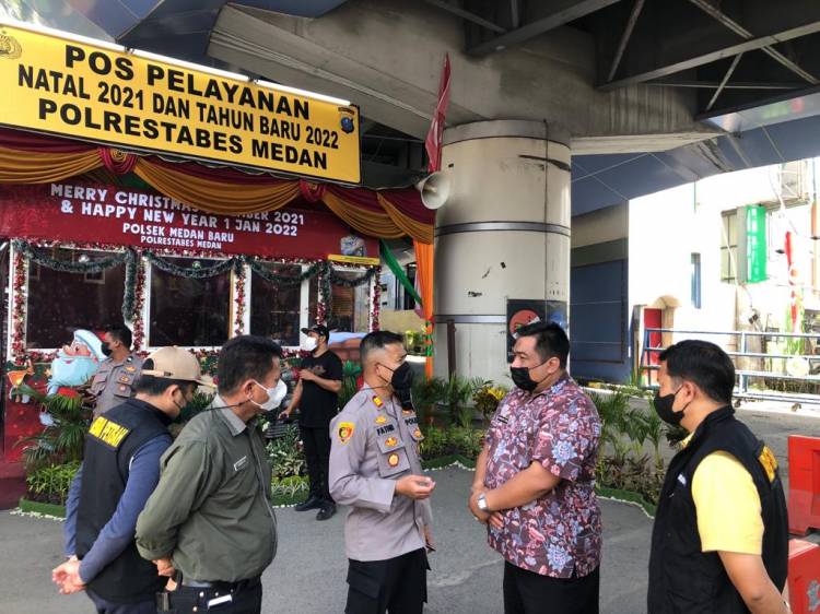 Untuk Pengamanan Nataru, Kapolsek Medan Baru Lakukan Check Kontrol Kesiapan Pos PAM Carrefour