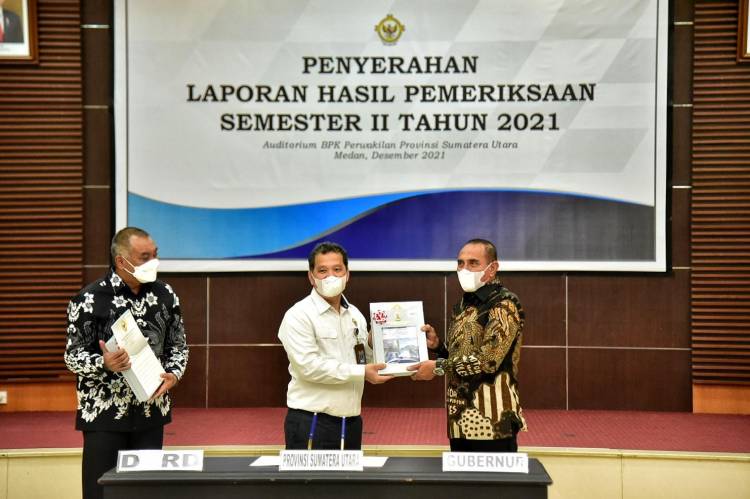 Edy Rahmayadi Terima Laparan Hasil Pemeriksaan BPK Semester II Tahun 2021
