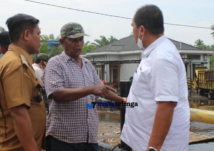 Dampak Banjir Sarana Infrastruktur Di Simpang Empat Banyak Yang Hancur