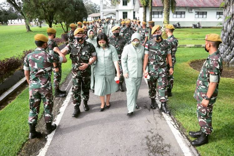 Danyonarmed 2/105 Trk/KS Lepas Keberangkatan Personel Satgas Apter Ke Papua