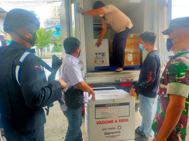 30 Ribu Dosis Vaksin Pfizer Dikawal Menuju Dinkes Provsu