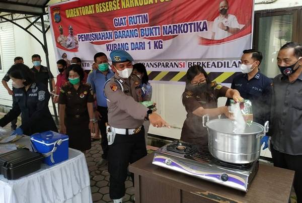 Polda Sumut Musnahkan Barang Bukti Narkoba dan Tangkap 22 Tersangka