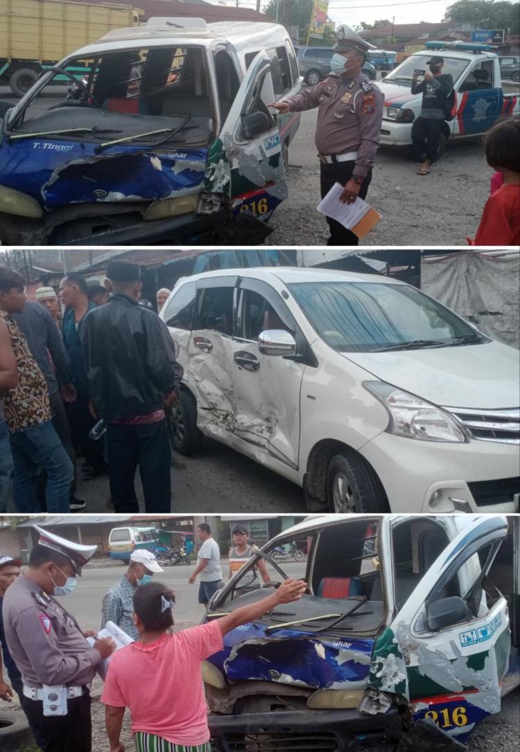 Dasar Angkot Sial, Hendak Nyebrang, Malah Nabrak Avanza