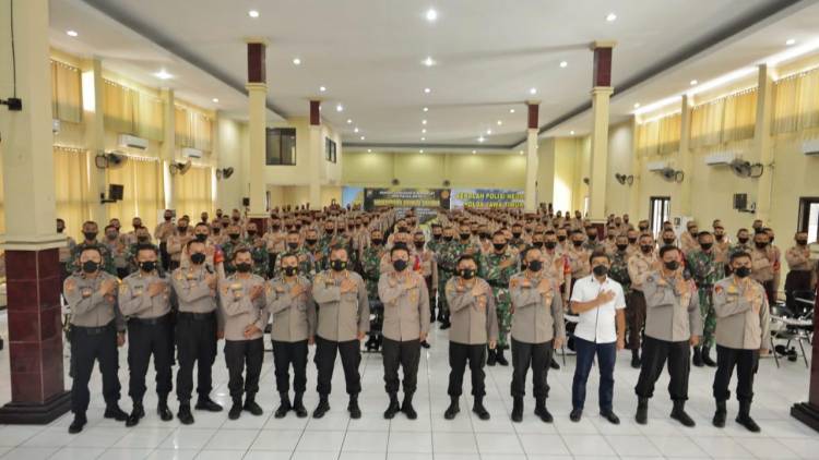 Kepada Siswa Diktuk Bintara Polri dan Dikmaba TNI AD di SPN Mojokerto, Kapolda Jatim Beri Pembekalan