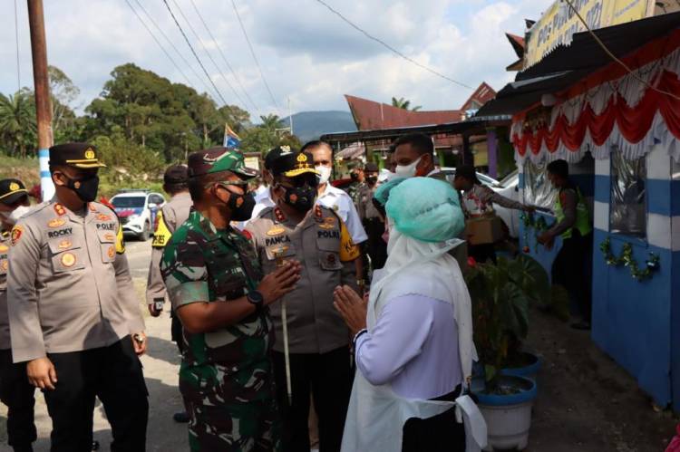Pangdam I/BB Bersama Kapoldasu Tinjau Serbuan Vaksinasi Untuk Anak Usia 6-11 Tahun