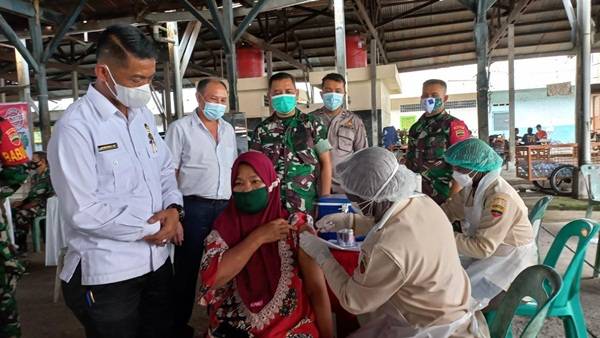 Koramil 0201-01/MP dan PUD Pasar Medan Kolaborasi Gelar Serbuan Vaksinasi