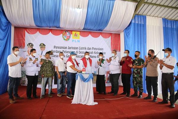 Setelah 76 Tahun Merdeka,  PLN Resmikan Listrik Desa di Namorambe