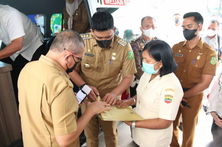 Dari PT. Wilmar, Pemko Medan Terima Bantuan Satu Unit Mobil Operasional Pelayanan Perizinan