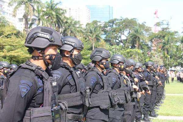 Brimob Gencarkan Operasi Yustisi di Fasilitas Umum Kota Medan Jelang Libur Nataru