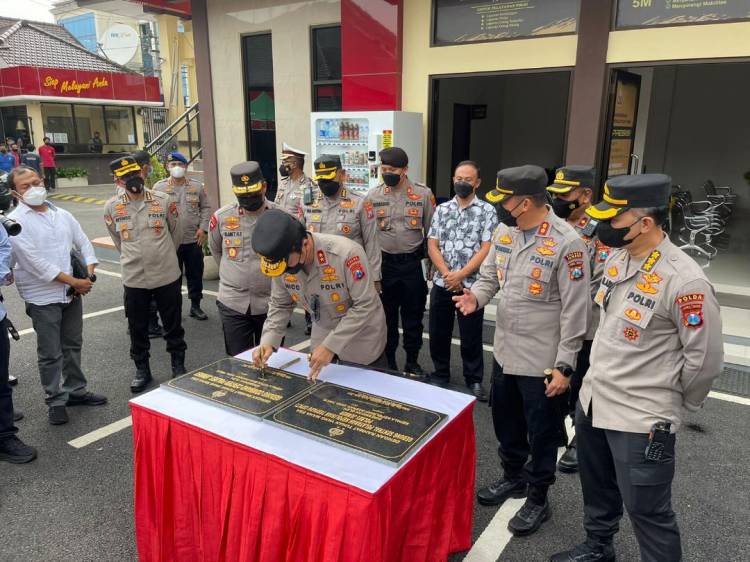 Penuh Inovasi, Irjen Pol Dr. Nico Afinta Resmikan Gedung Command Center dan SPKT Polres Jember