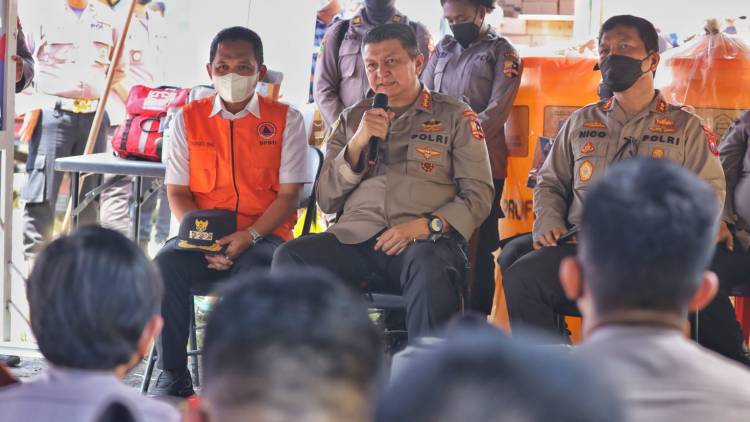 Kalemdiklat Polri Berikan Pengarahan Sesuai SOP Penanganan Bencana di Lumajang