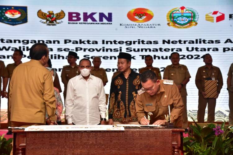 Bupati Toba Ikut Teken Pakta Integritas Pemilu dan Pemilihan Serentak