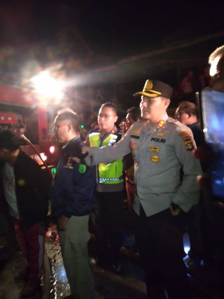 Truk Angkut Minyak Terbakar, 5 Rumah Ikut Ludes di Talang Leban