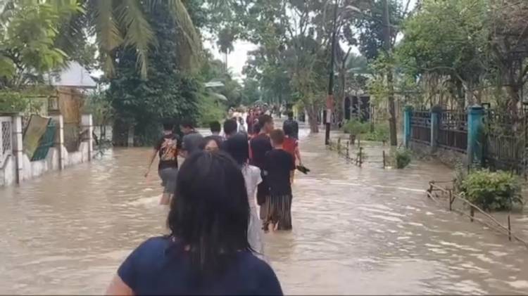 Hujan Deras Rendam Ratusan Rumah Dikota Tebingtinggi
