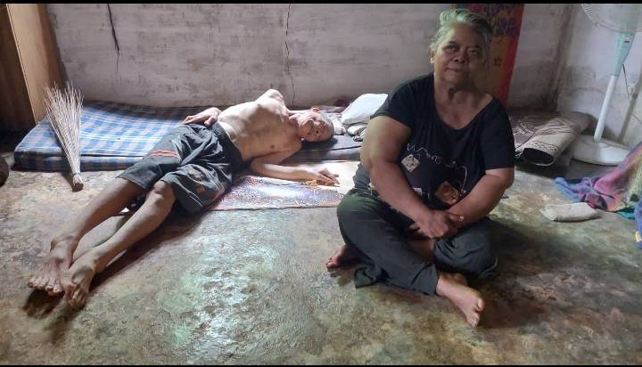 Kakek-nenek Lumpuh di Medan Selayang Butuh Bantuan Dermawan