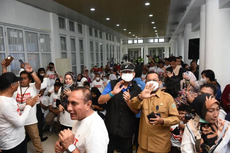 Tak Kuasa Menahan Haru dan Bangga, Edy Rahmayadi Bergembira Bersama Anak Disabilitas
