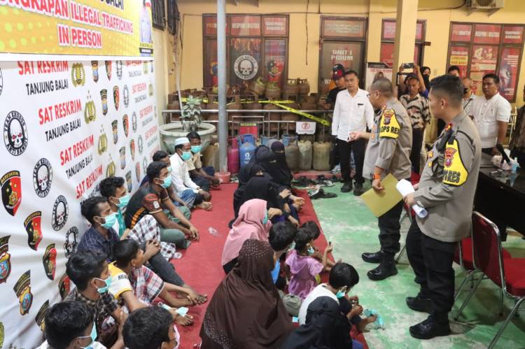 Kapolres Tanjung Balai dan Kapolres Asahan Gelar Pengungkapan Kasus Trafficking
