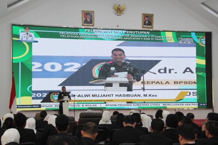 Pejabat Struktural Pemprovsu Harus Mampu Beradaptasi dengan Perkembangan Zaman