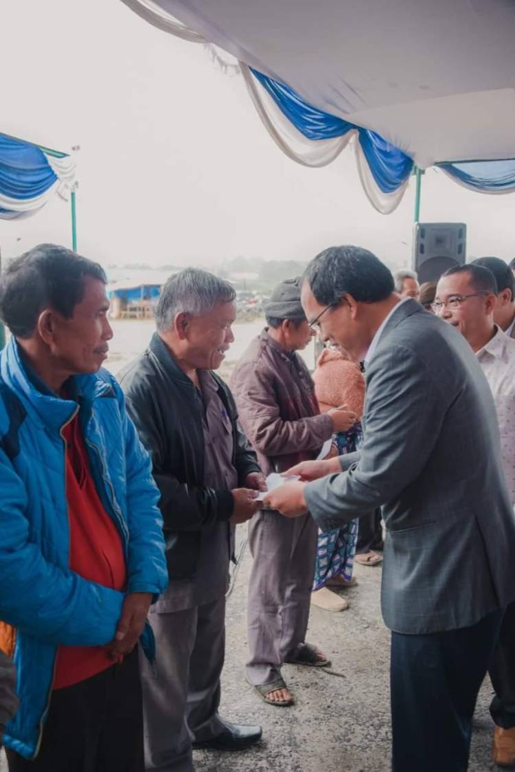 Bupati Humbahas Berikan "Pasipisang Natonggi&rsquo; Kepada Masyarakat Sigumpar"
