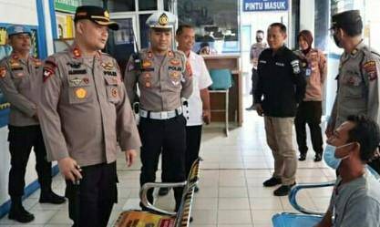 Sehari Usai Dilantik, Kasat Lantas Dampingi Kapolres Labuhanbatu Tinjau Ruang Pelayanan SIM