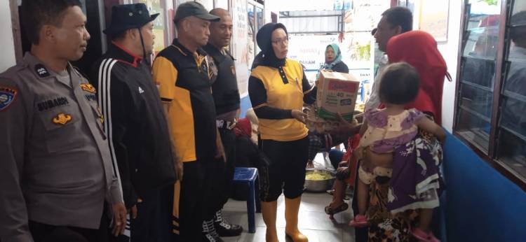 Kapolresta Deli Serdang Tinjau Dapur Umum Korban Banjir di Sekip