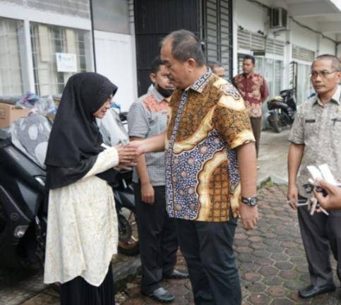 Wabup Asahan Serahkan Delapan Unit Kendaraan Roda Dua