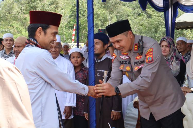 Peletakan Batu Pertama Pembangunan Mesjid dan Ponpes Al Furqon