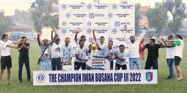Turnamen Bola Iwan Busana Cup III Berakhir, Club Tuan Rumah Sabet Juara