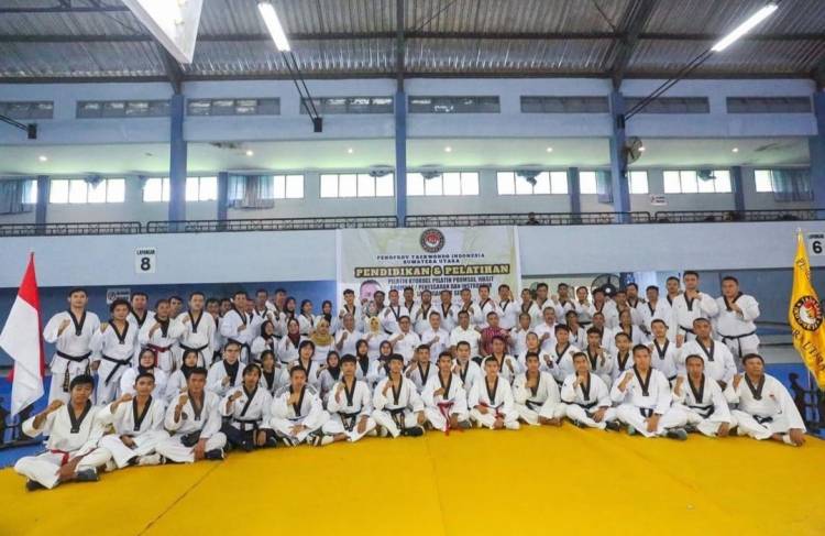 Ketum TI Sumut Musa Rajekshah Buka Diklat Pengprov Taekwondo