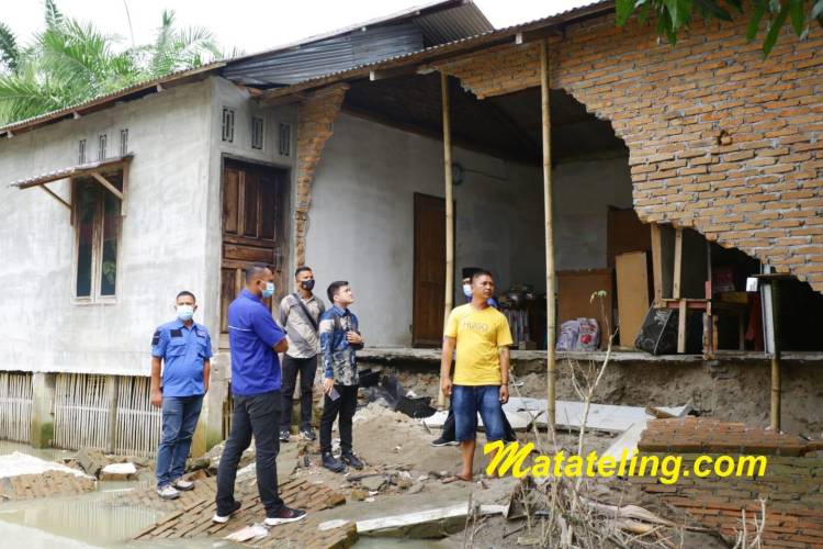 Anggota DPRD Sumut Adakan Renovasi Rumah Warga Di Kec. Stabat Yang Terkena Banjir