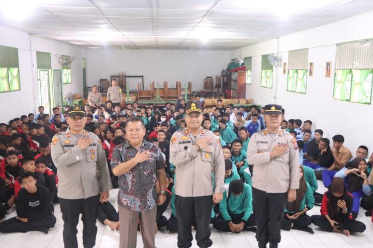 Kapolres Sergai Kunjungi SMA N I Pantai Cermin