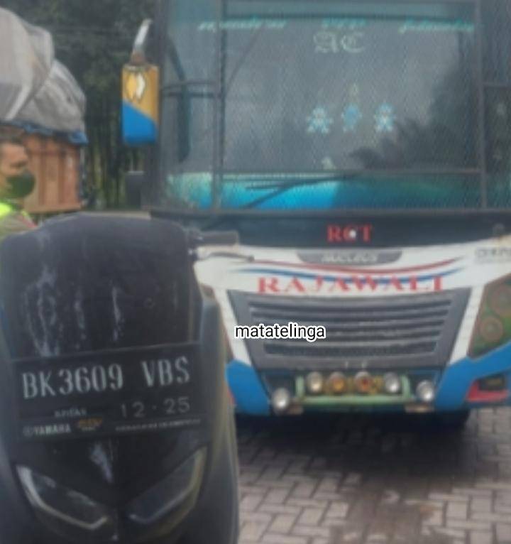Satu Tewas Akibat Bus Rajawali Hantam Pengendara Sepada Motor